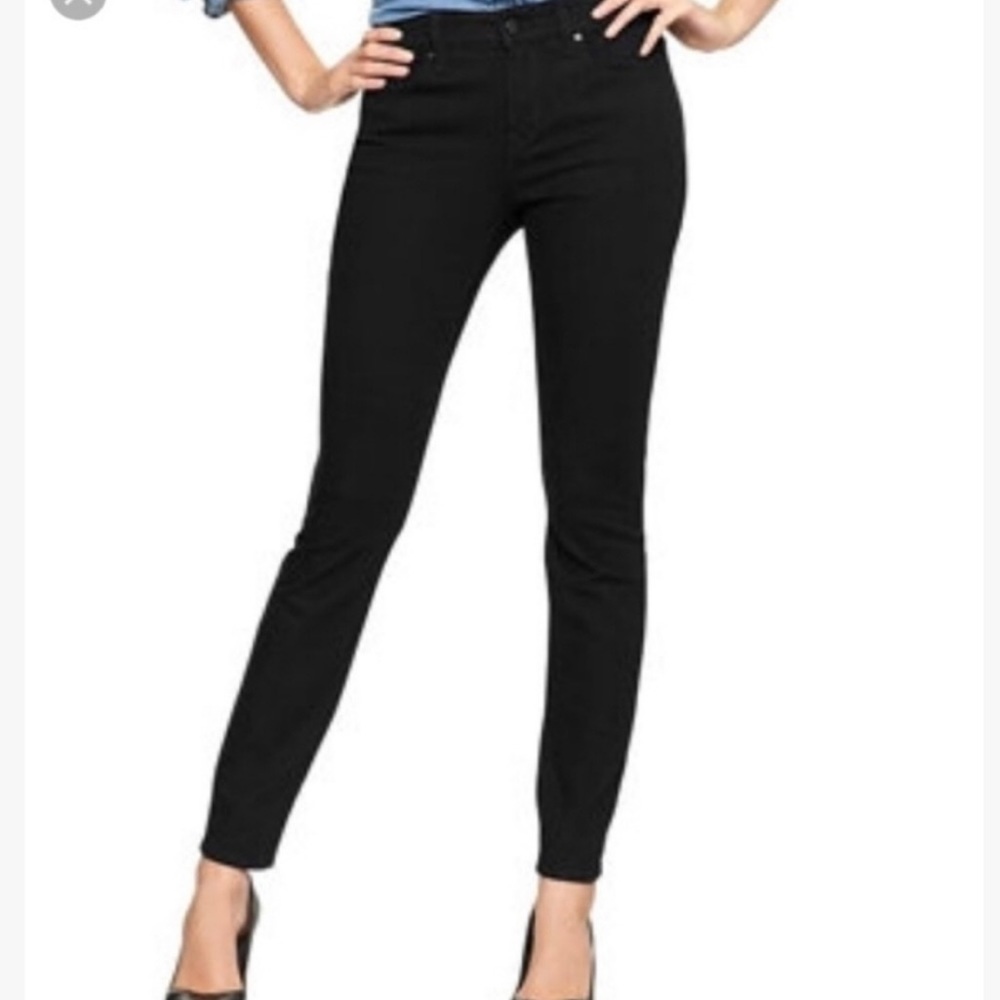 GAP 1969 Skinny Legging Jean in Black